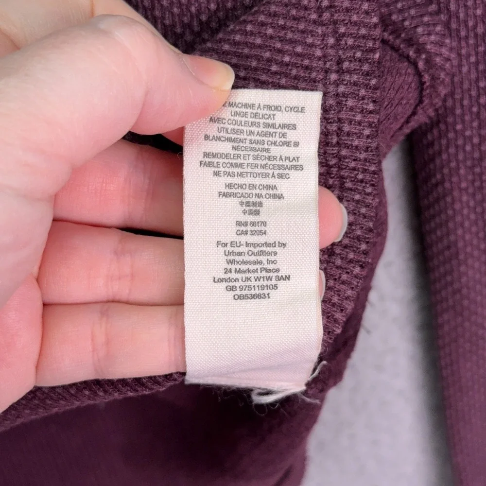 Free People Top Womens L Purple Art School Embroidered Cuff Waffle V Neck Tee‎